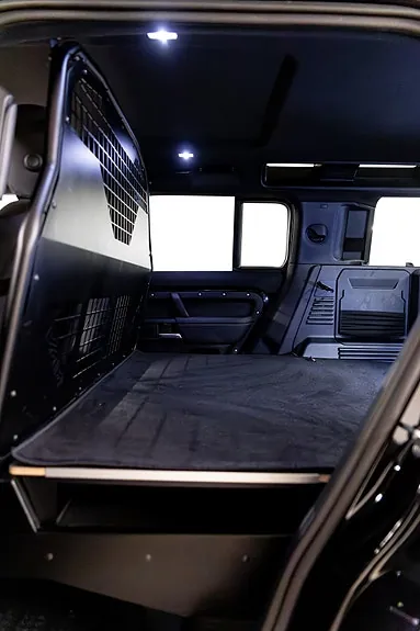 Land Rover Defender 110 2025 photo 5