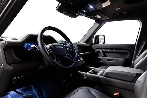 Land Rover Defender 110 2025 photo 3