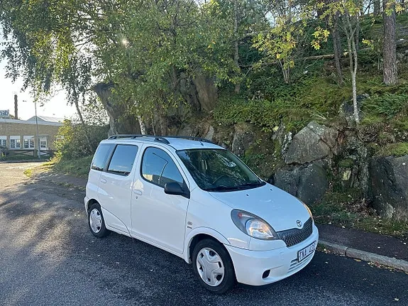 Toyota Yaris Verso 2001 photo 2