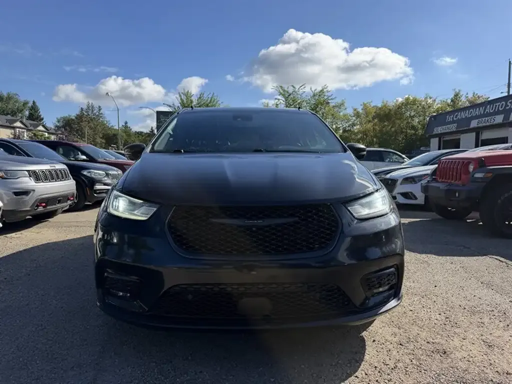 Chrysler Pacifica 2022 photo 2