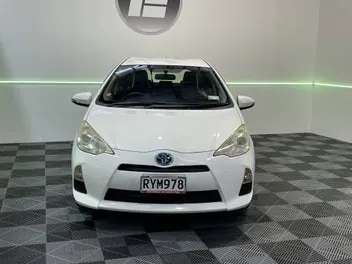 Toyota Aqua 2012 photo 3