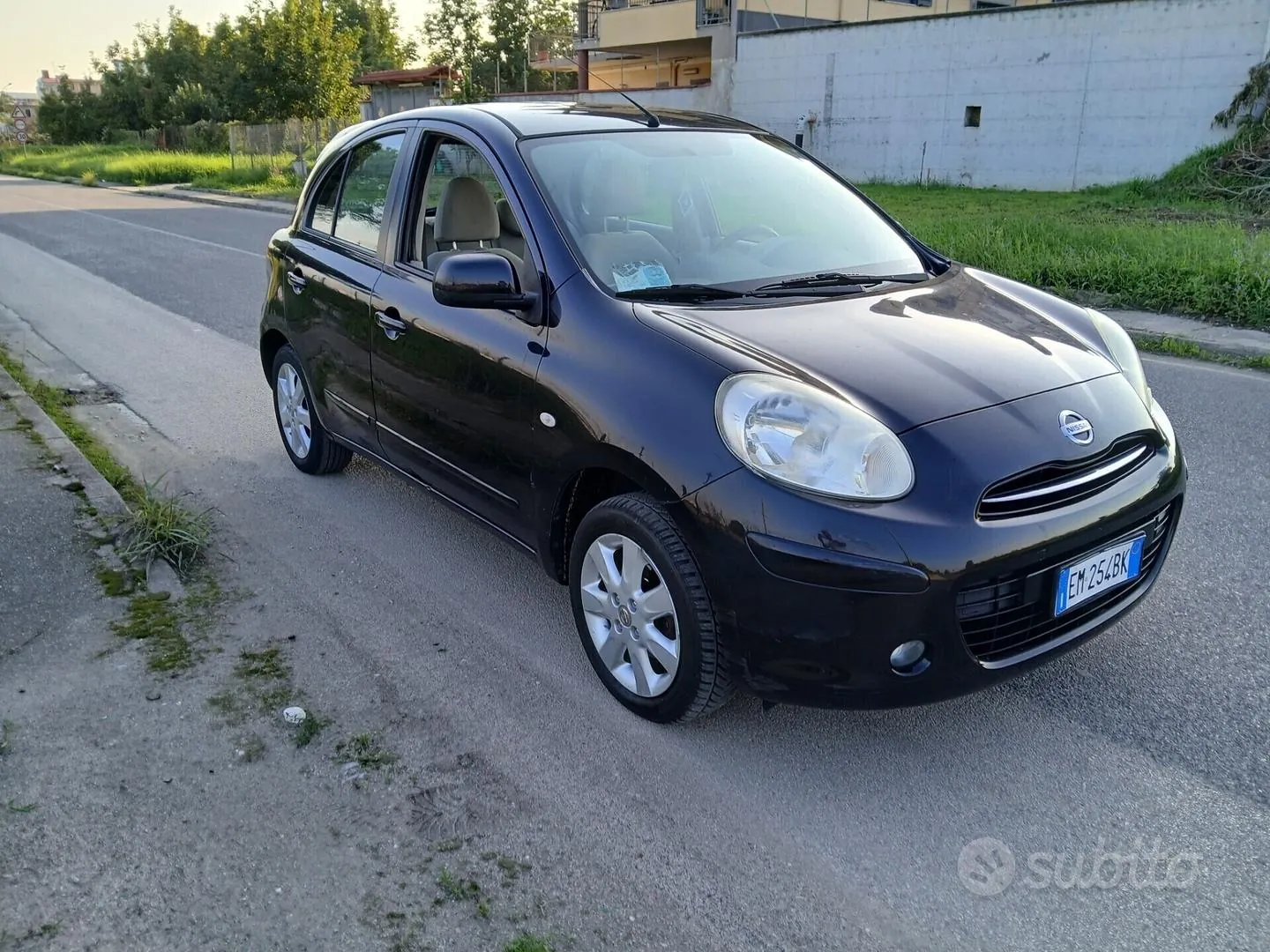 Nissan Micra 2012 photo 2