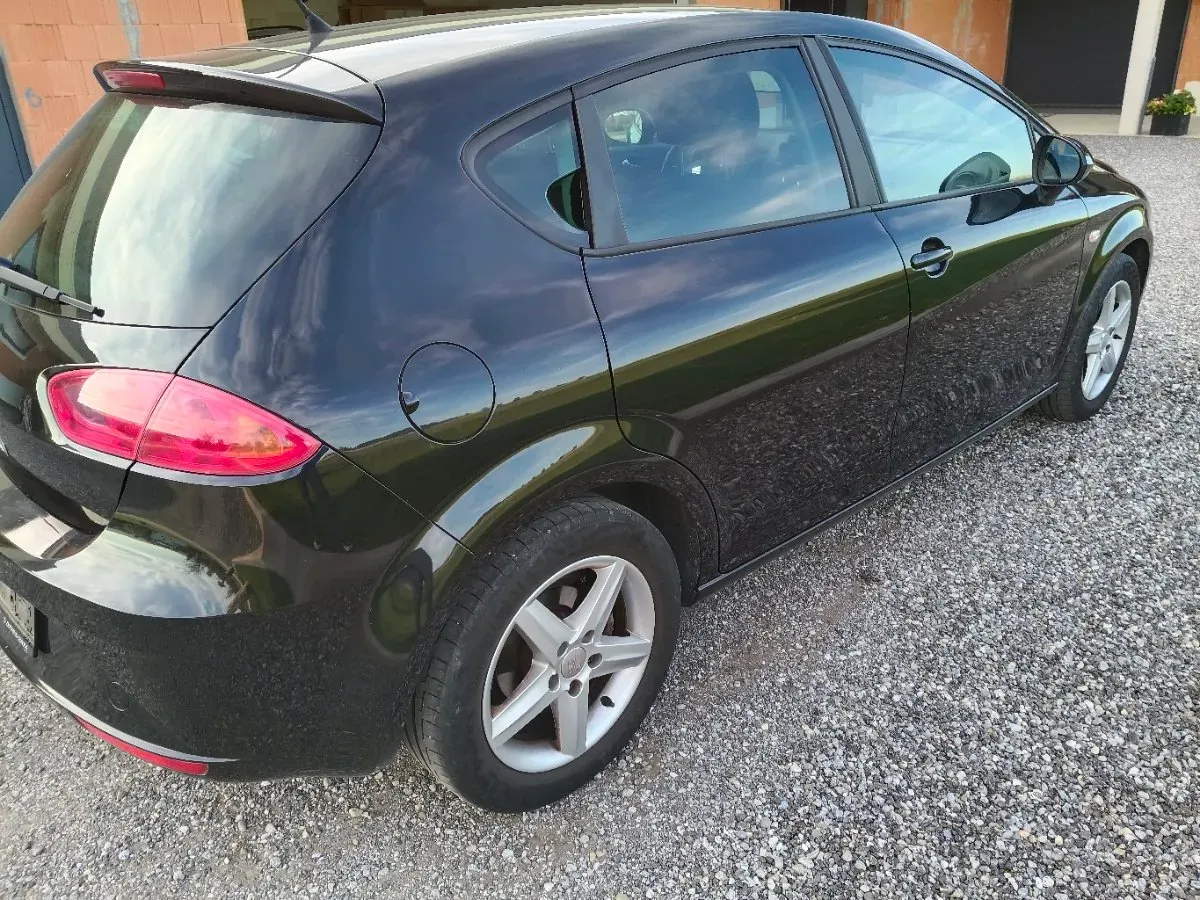 Seat Leon 2012 photo 3