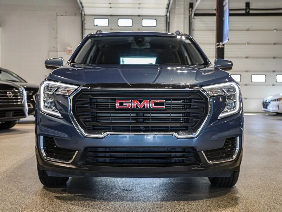 GMC Terrain 2024 photo 2