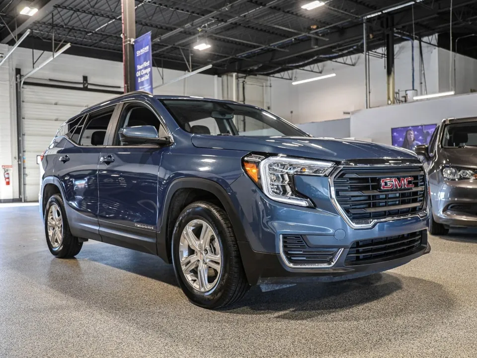 GMC Terrain 2024 photo 3