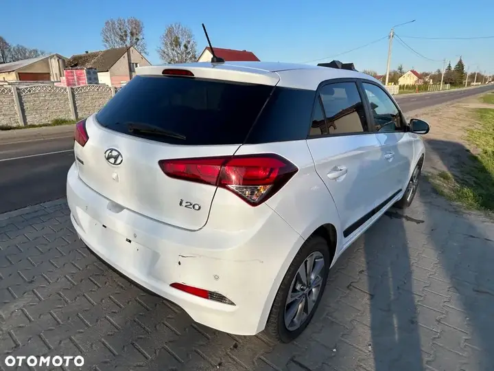 Hyundai I20 2017 photo 2