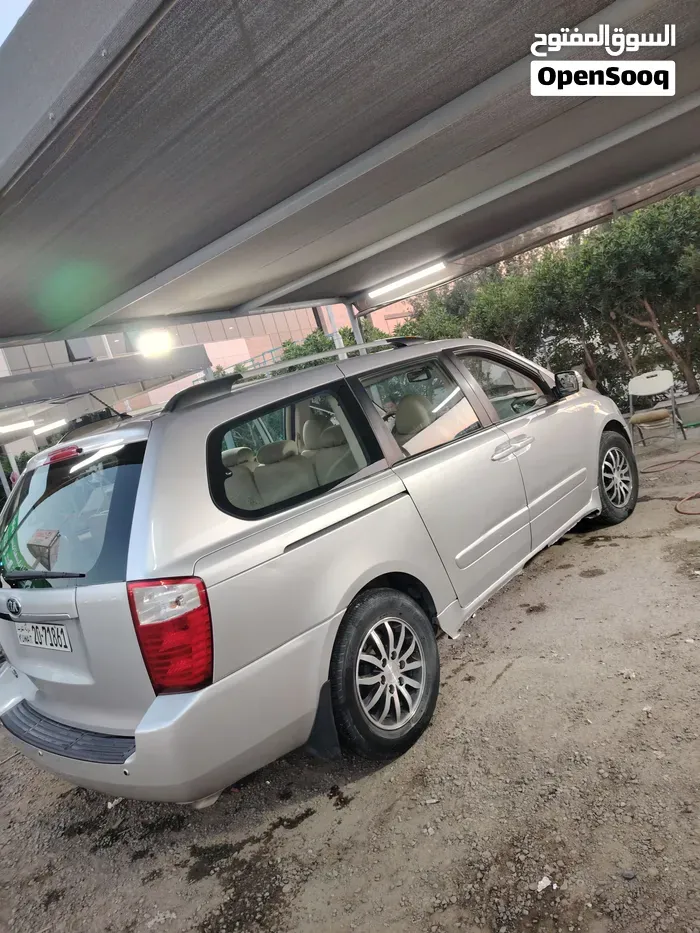 Kia Carnival 2013 photo 4