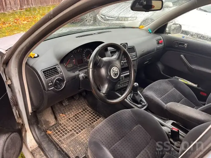 Volkswagen Bora 1999 photo 3