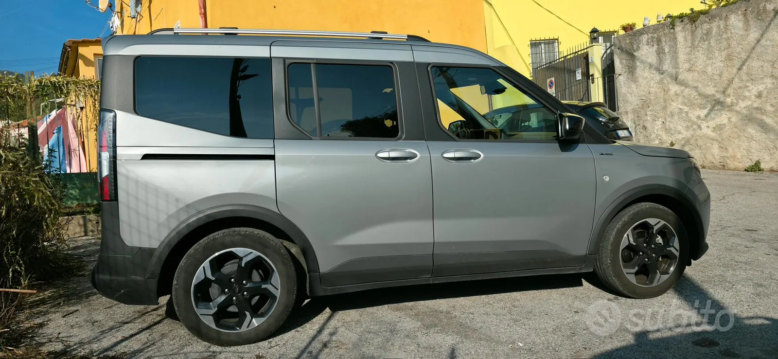 Ford Tourneo Courier 2024 photo 2