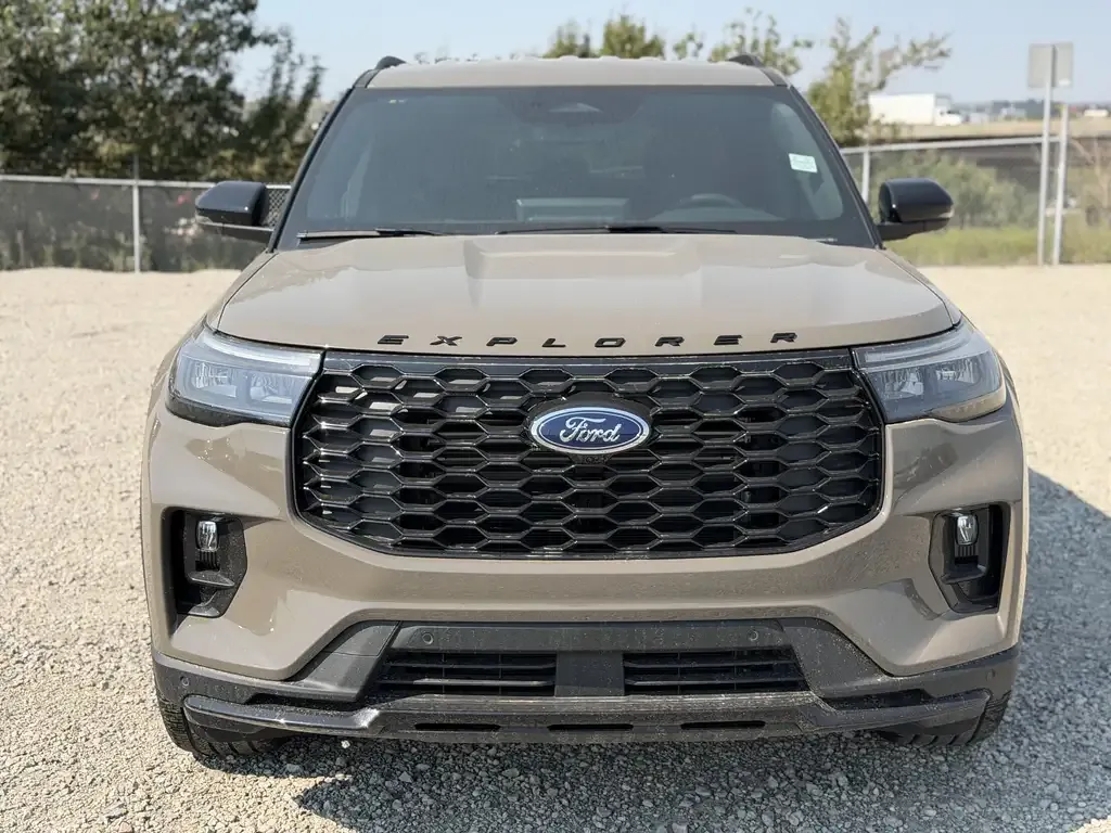 Ford Explorer 2026 photo 3