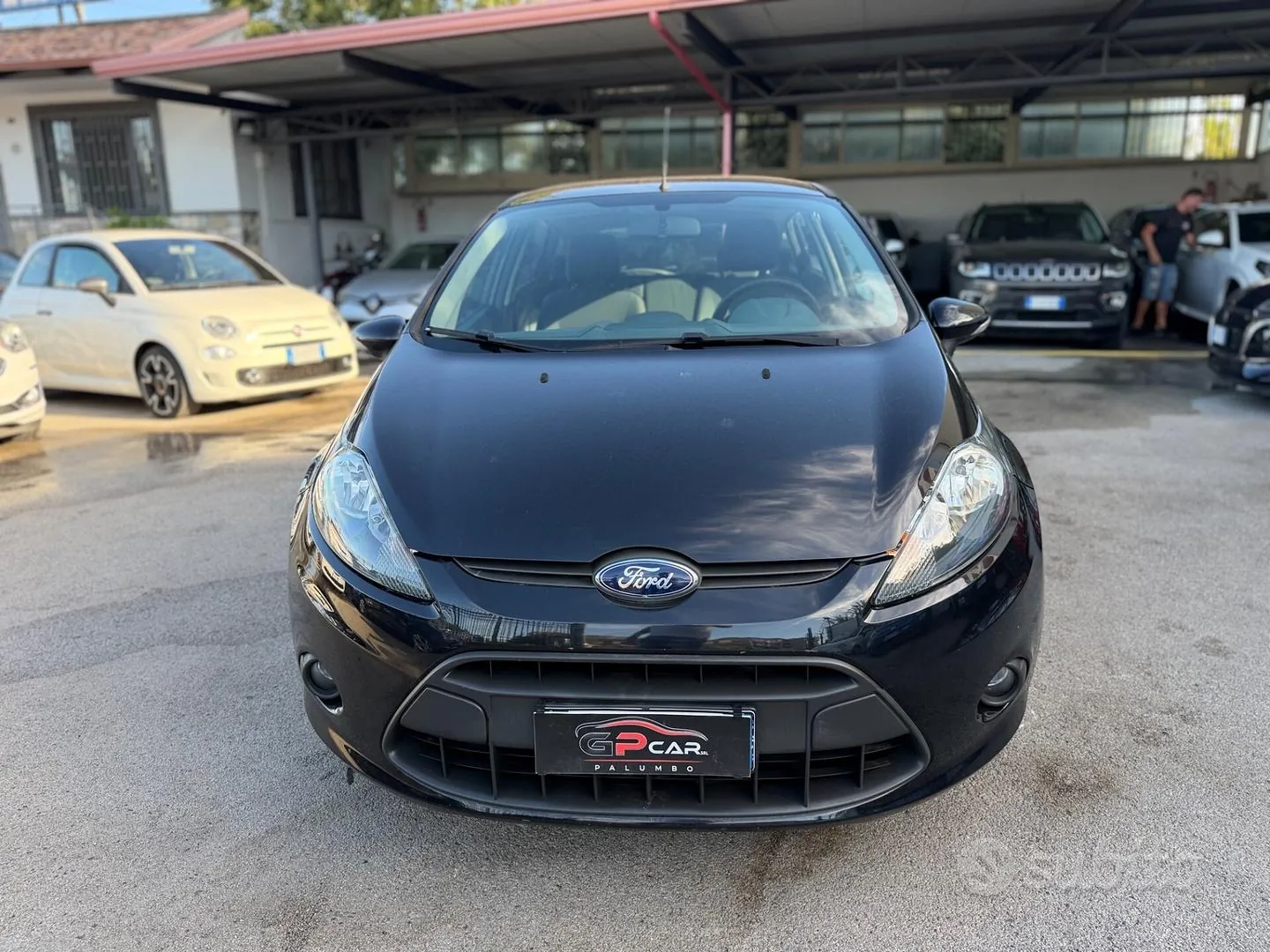 Ford Fiesta 2011 photo 2