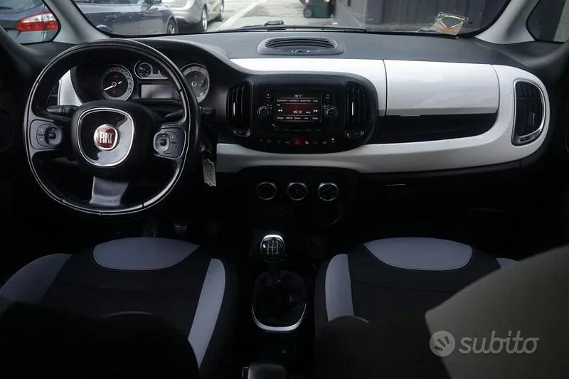 Fiat 500L 2012 photo 2