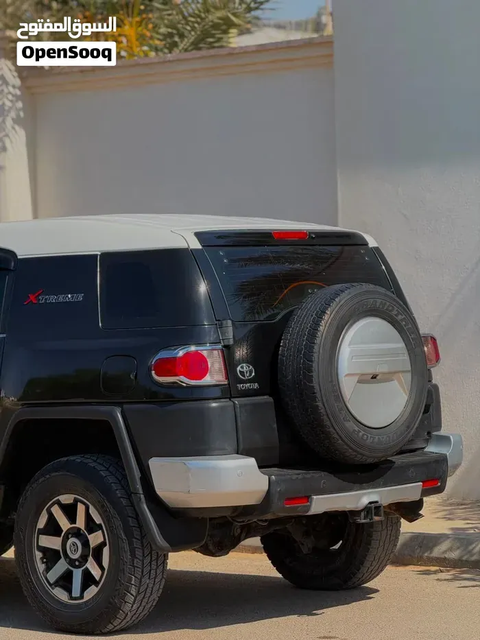 Toyota Fj 2012 photo 3
