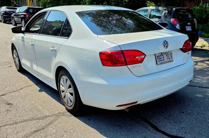 Volkswagen Jetta 2014 photo 2
