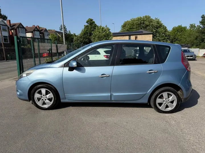 Renault Scenic 2009 photo 2