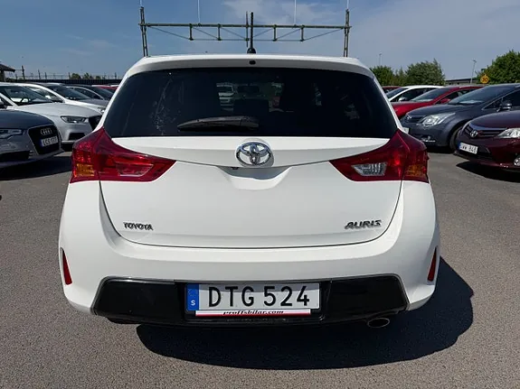 Toyota Auris 2014 photo 5
