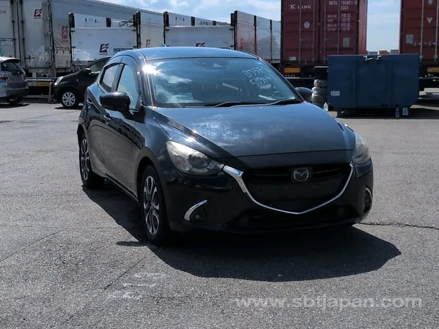 Mazda Demio 2018 photo 2
