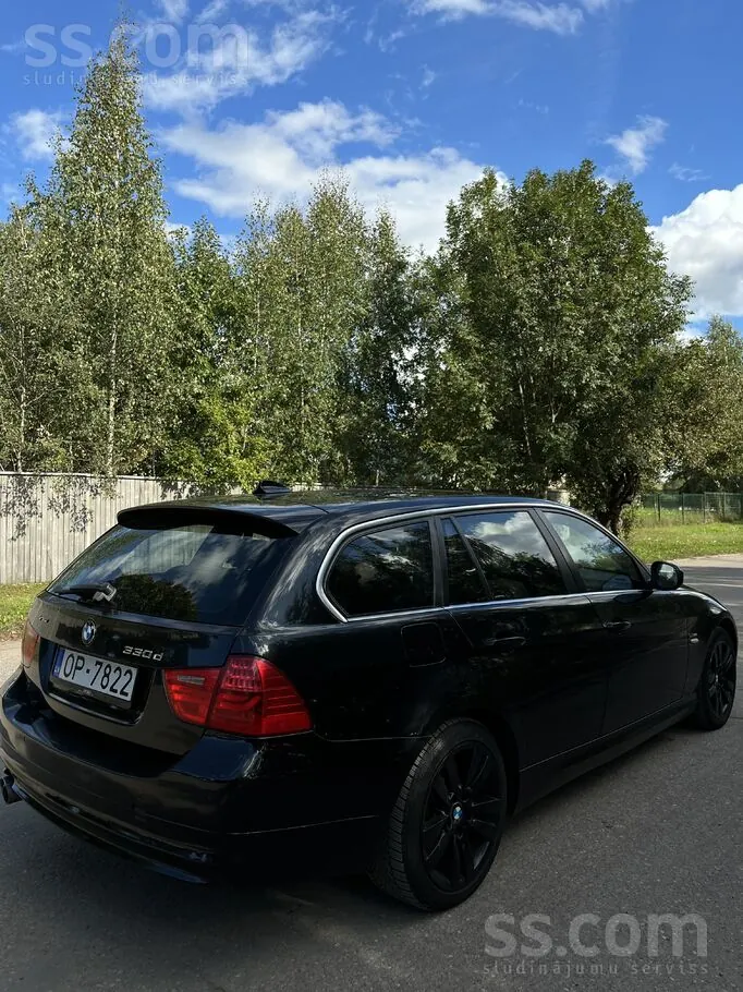 BMW E91 2009 photo 3