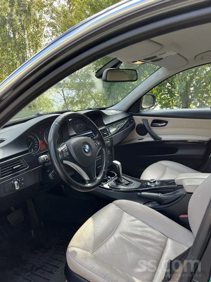 BMW E91 2009 photo 5