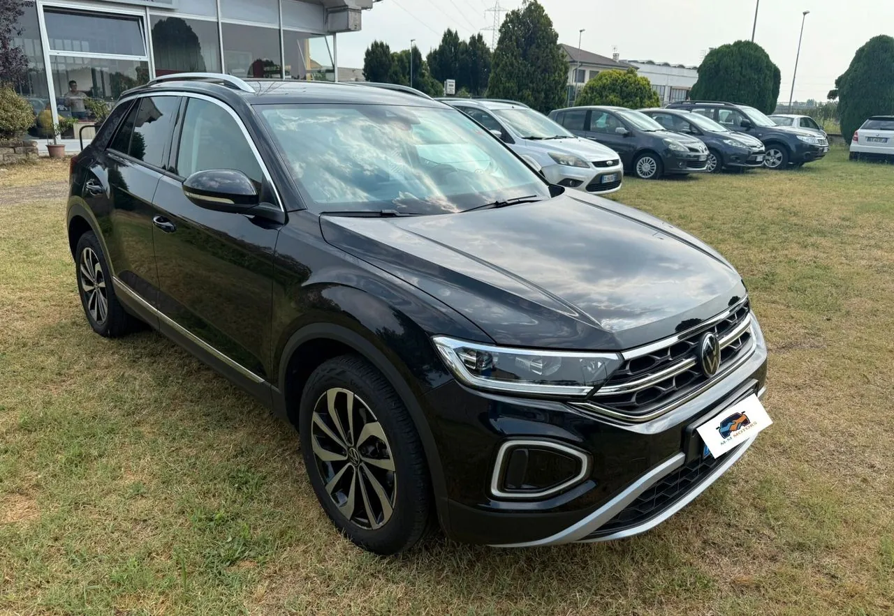 Volkswagen T-Roc 2023 photo 3