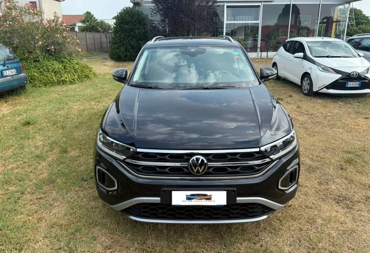 Volkswagen T-Roc 2023 photo 2