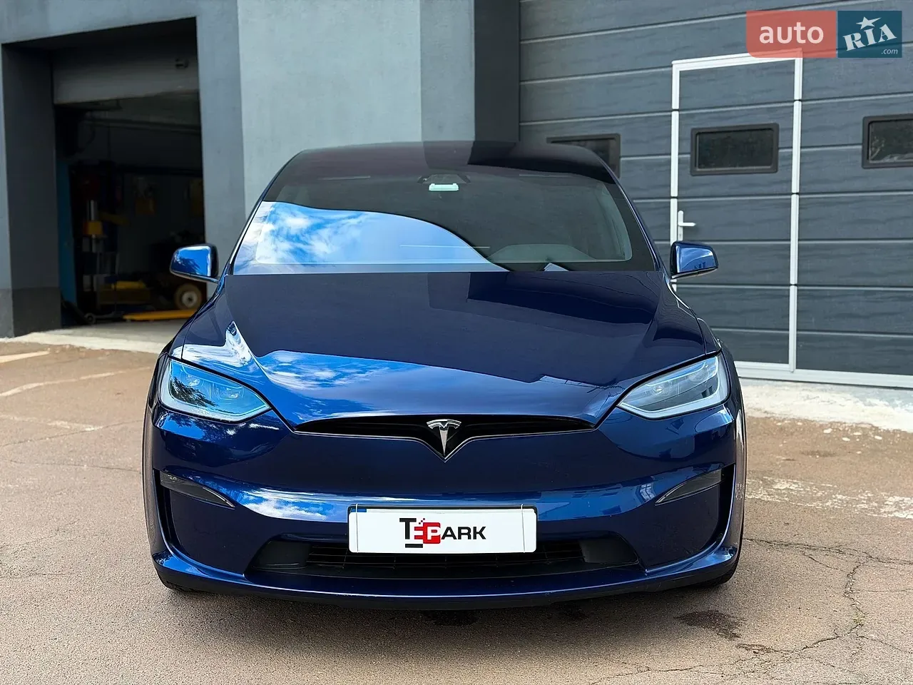Tesla Model X 2023 photo 2