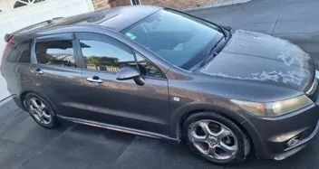 Honda Stream 2006 photo 2