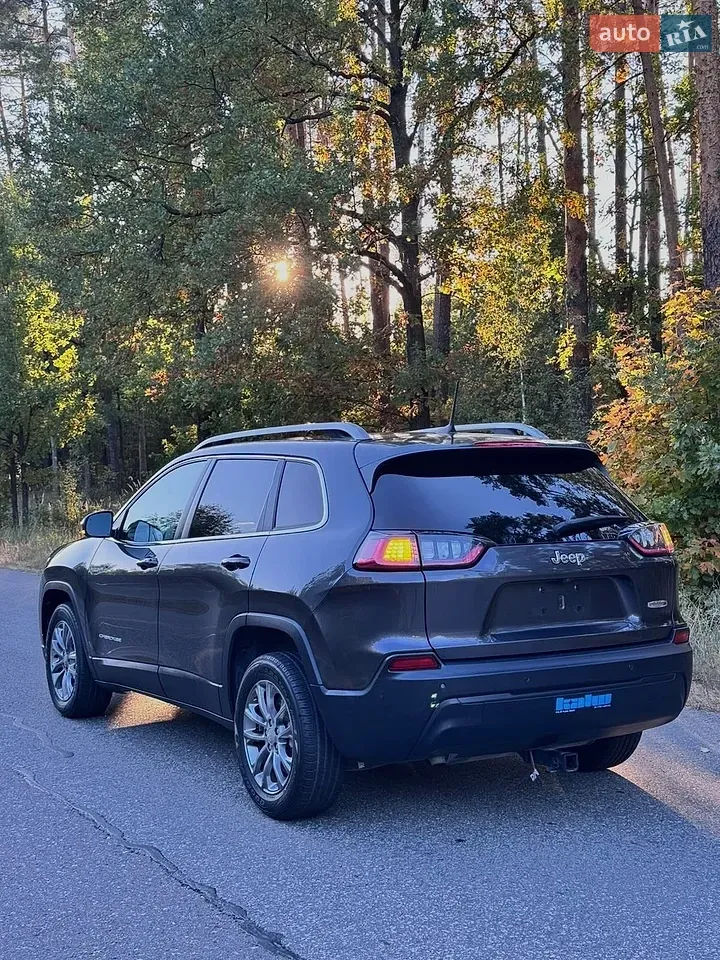 Jeep Cherokee 2019 photo 2