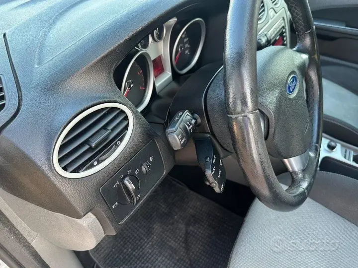 Ford Focus 2011 photo 4
