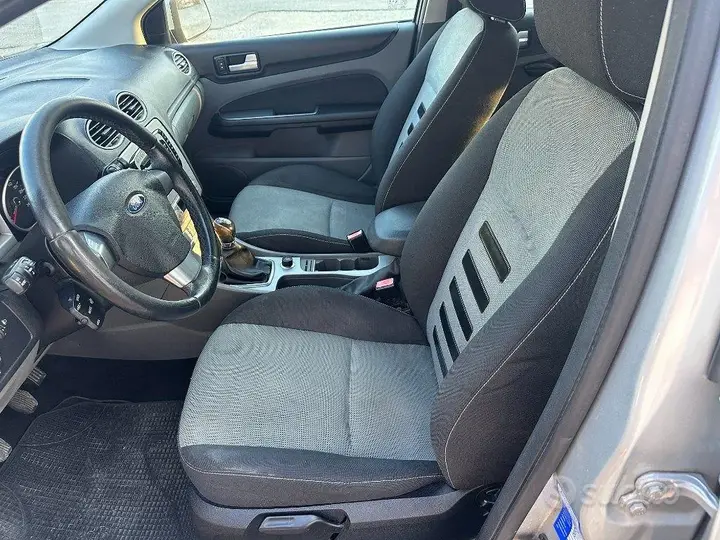 Ford Focus 2011 photo 3