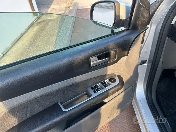 Ford Focus 2011 photo 2