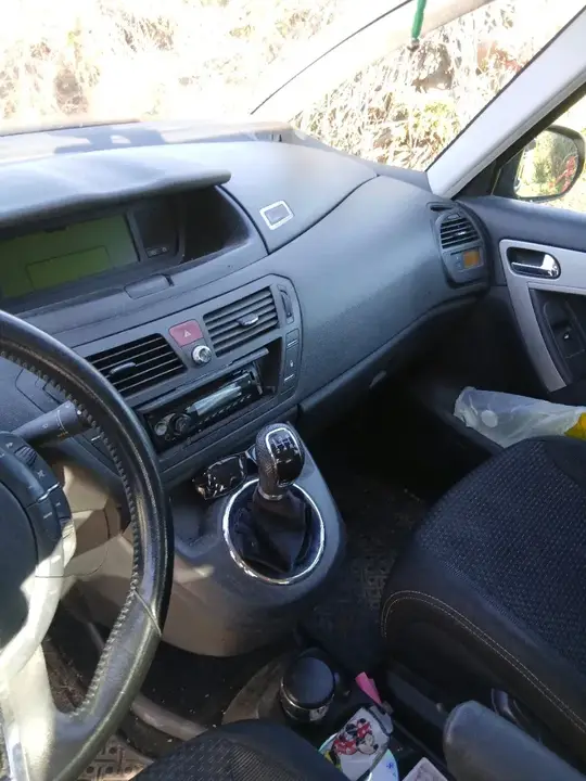Citroen C4 2008 photo 2