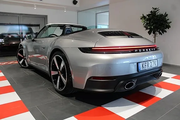 Porsche 911 Carrera 2026 photo 2