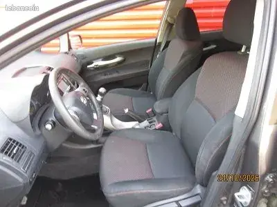 Toyota Auris 2011 photo 4