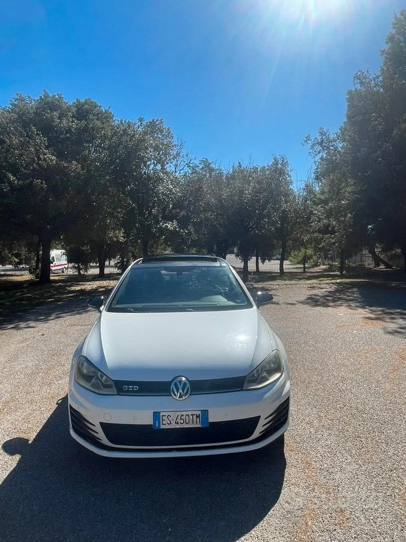 Volkswagen Golf 2013 photo 2