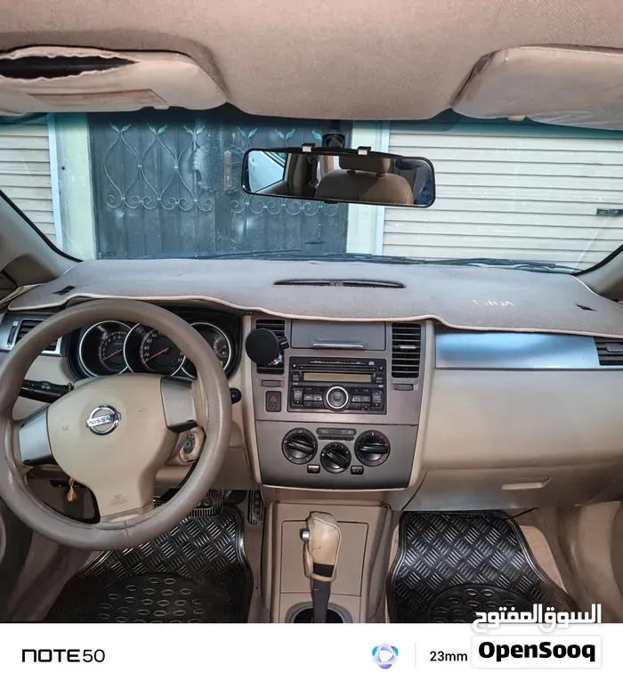 Nissan Tiida 2011 photo 2