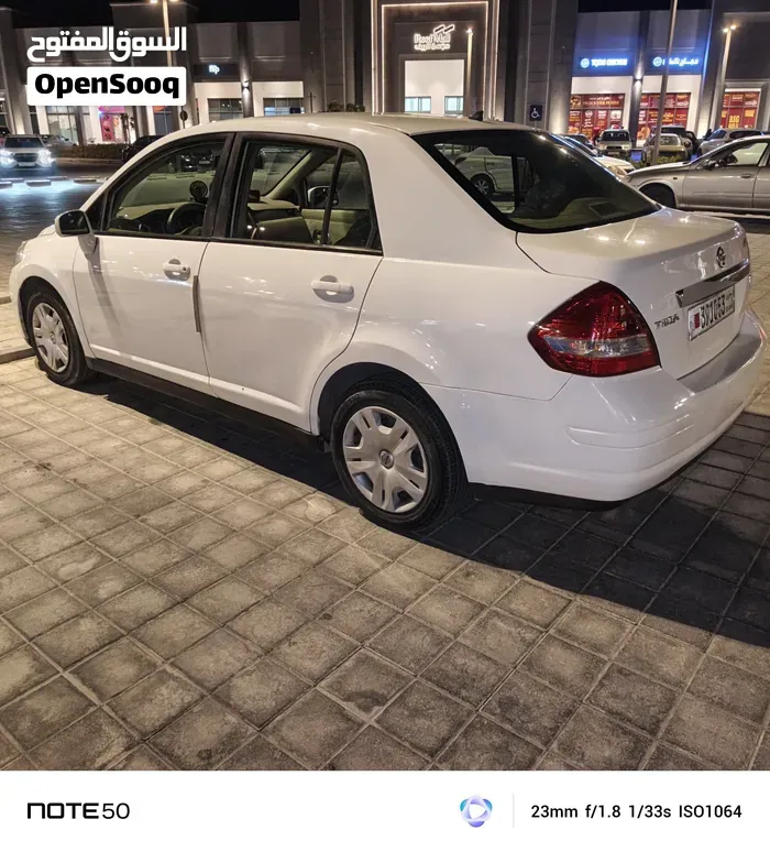 Nissan Tiida 2011 photo 3