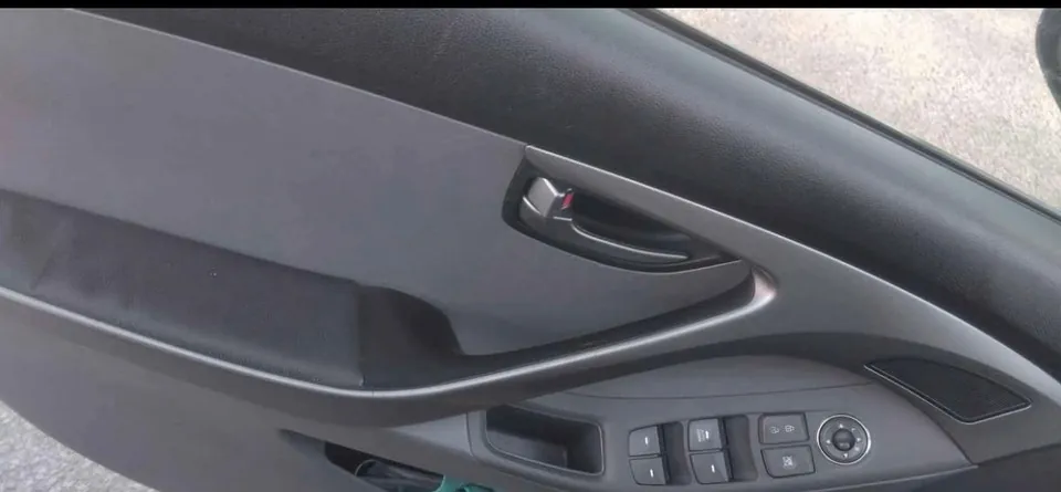 Hyundai Elantra 2013 photo 3
