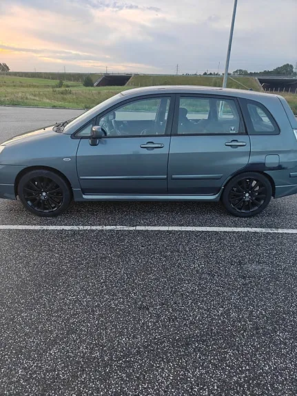 Suzuki Liana 2008 photo 4