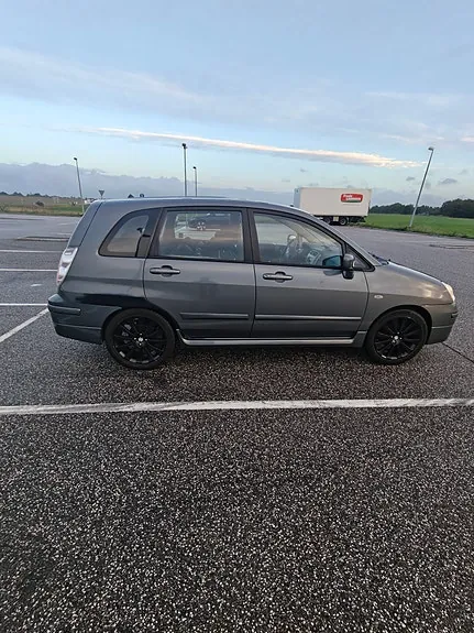 Suzuki Liana 2008 photo 3
