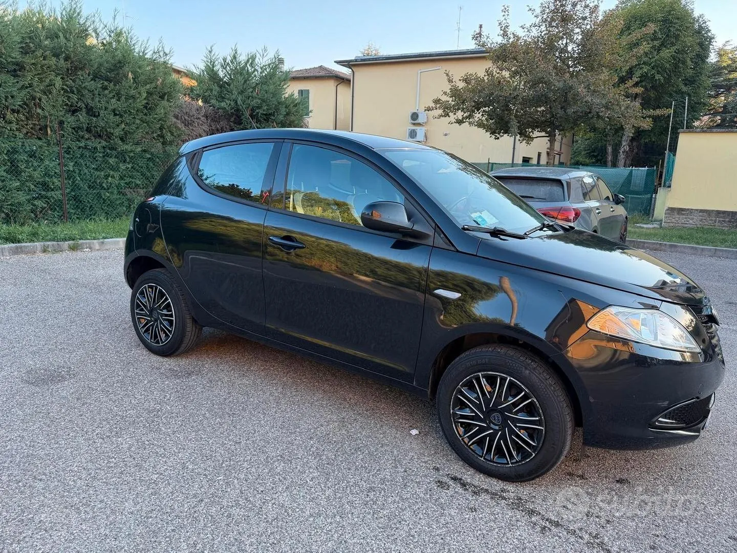 Lancia Ypsilon 2015 photo 2