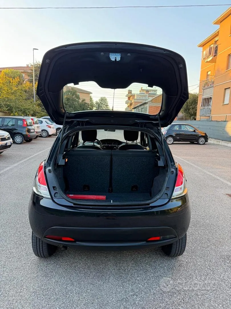 Lancia Ypsilon 2015 photo 5