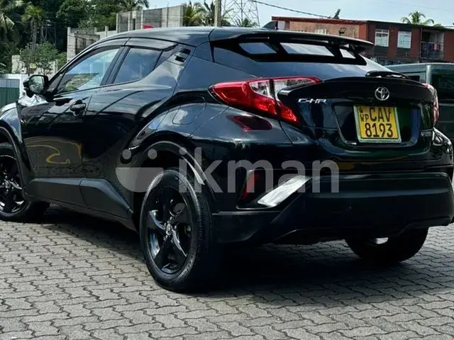 Toyota C-Hr 2017 photo 2