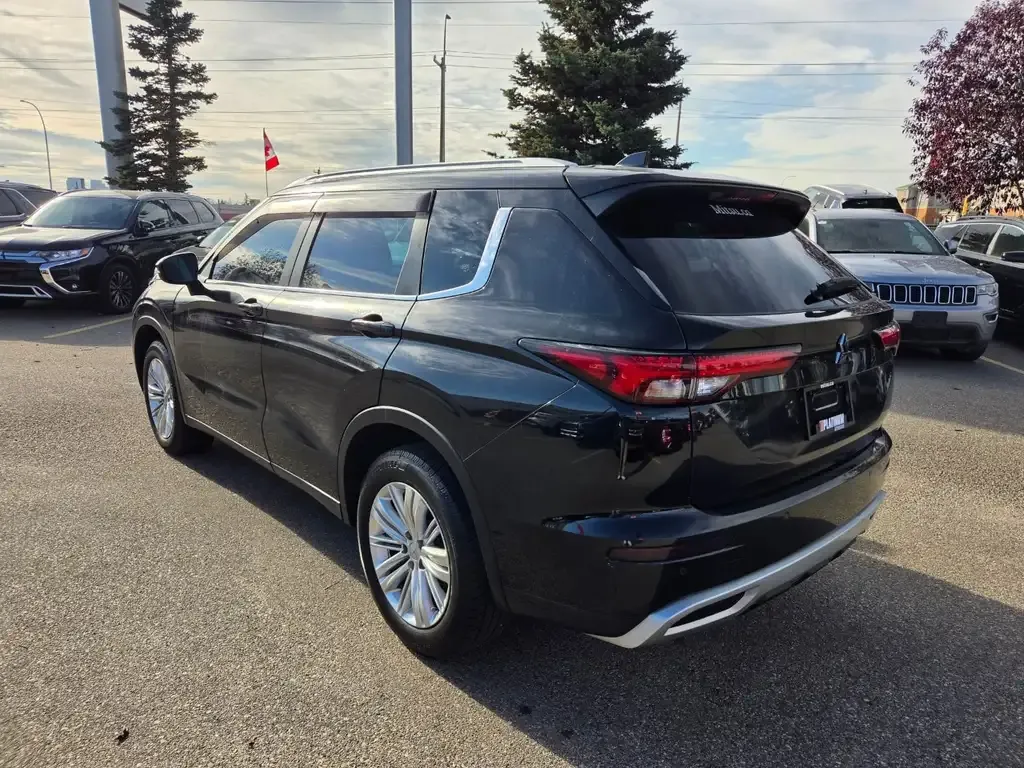 Mitsubishi Outlander 2022 photo 5