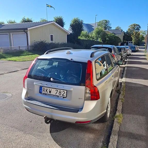 Volvo V50 2010 photo 2