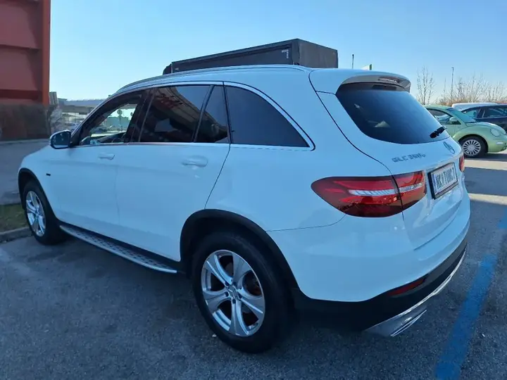 Mercedes-Benz Glc 2018 photo 2