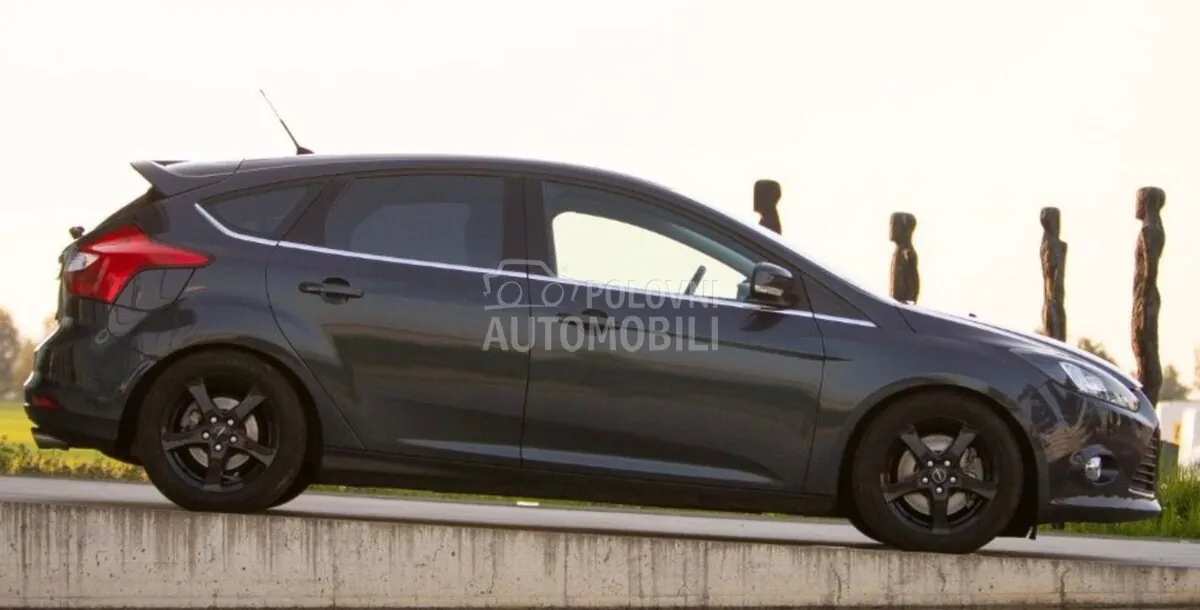 Ford Focus 2011 photo 2