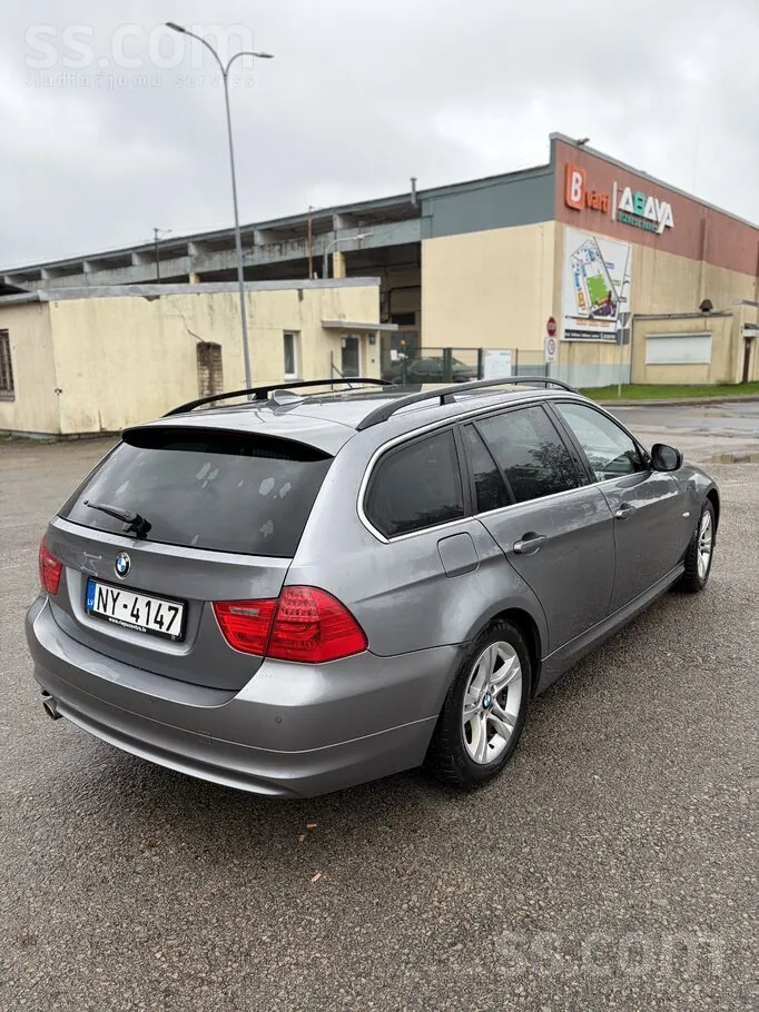 BMW 320 2009 photo 3