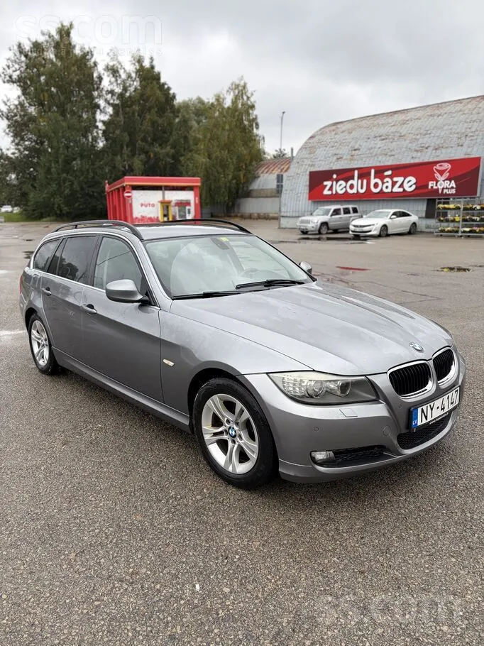 BMW 320 2009 photo 2