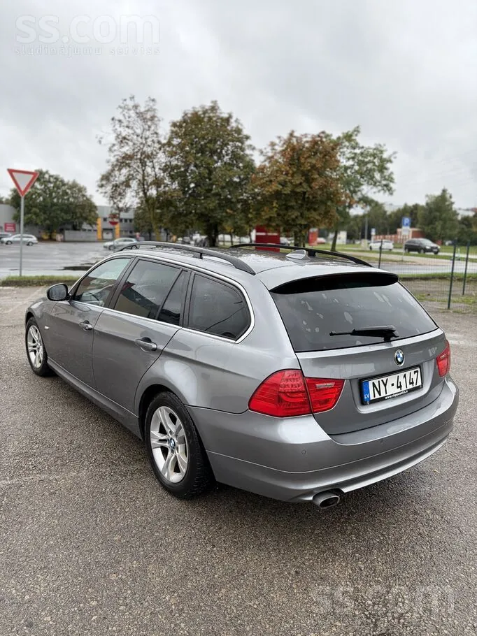 BMW 320 2009 photo 4